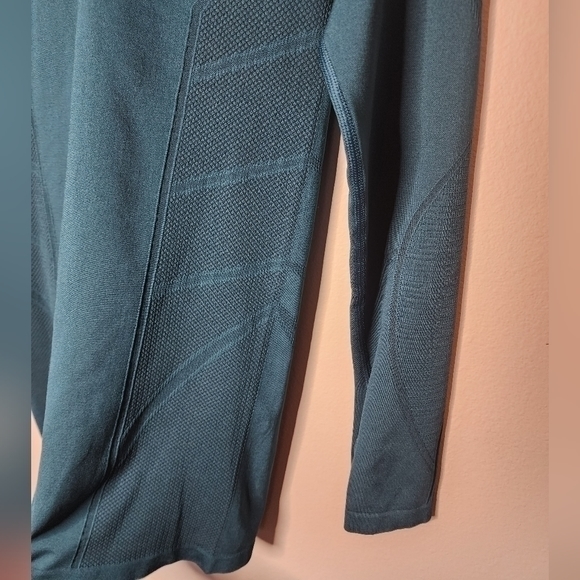 Second Skin Long‎ Sleeve Athletic Workout Top, Teal Blue, Women's Small (NWOT) - Picture 7 of 10
